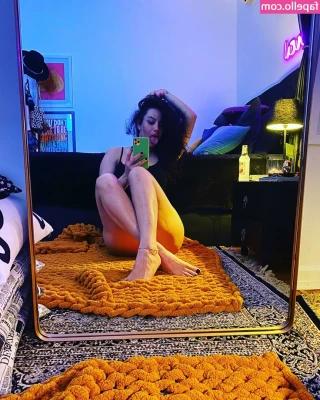 Kate Voguel [ kate-voguel ] - Sending out some real wildness today🙈🙈🙈…. Tip if you want