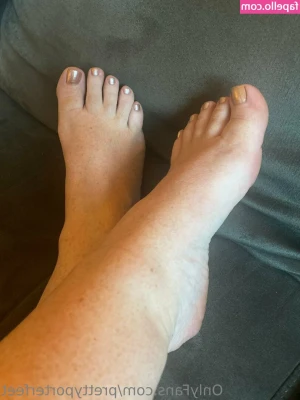 prettyporterfeet - TAKING IT ALL OFF 😈 right in front of your throbbing cock
