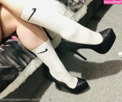 sweatysockq - You like my PJs 😜