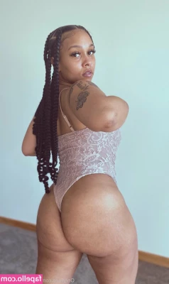 missthickems_xo [ missthickems-xo ] - Purple wrapping~ Features cute and lewd poses, shots of pussy and
