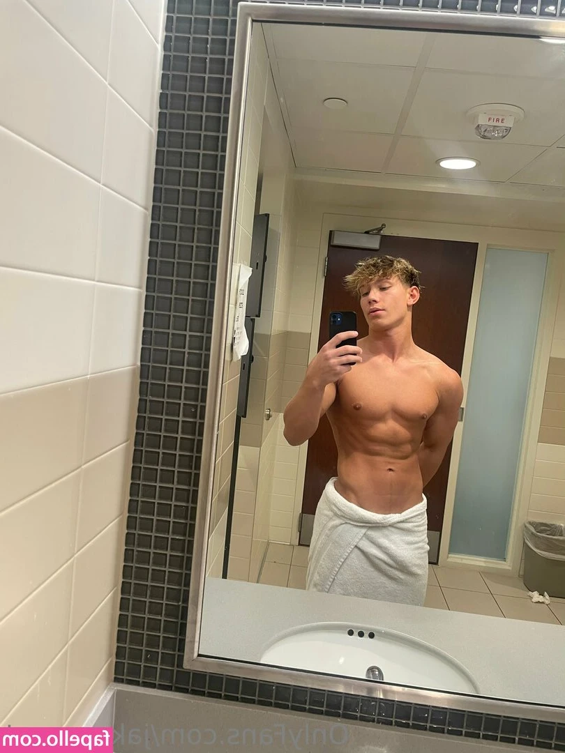 jakesanent - Let's play! I'm horny tonight...again! ;) My little devil is coming