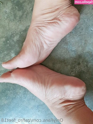 zafiro_feet18 [ zafiro-feet18 ] - ❤️ well hey there, cutie ☺️ 🖤