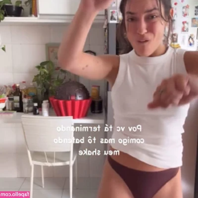 Valentina Bandeira [ valentina-bandeira ] - Here is the next picture row I will post on instagram! It is Jett