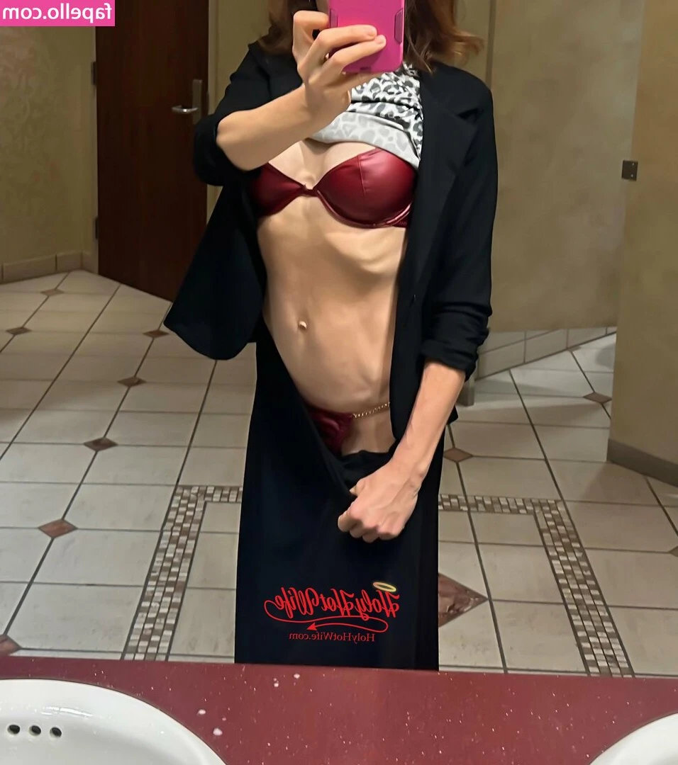holyhotwife - New video in your messages now!! watch me shoot my load all inside