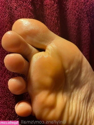 small_girl_feet [ small-girl-feet ] - Don’t think I ever showed y’all my new nails 💅
