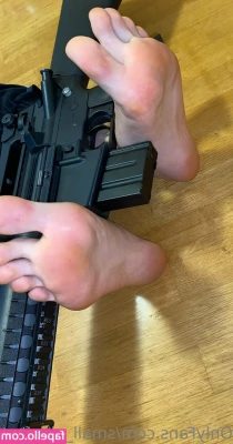small_girl_feet [ small-girl-feet ] - We are waiting for you🔥 the night will be hot😍👅