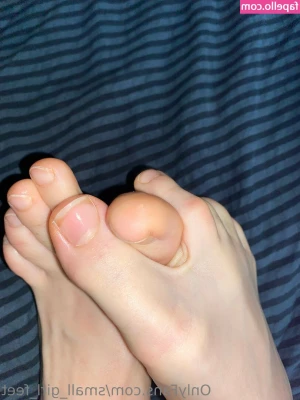 small_girl_feet [ small-girl-feet ] - Back by popular demand