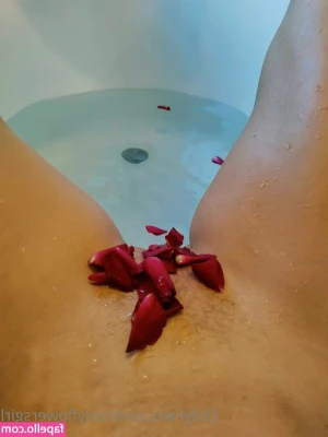 onlyflowersgirl - I love my boobs!