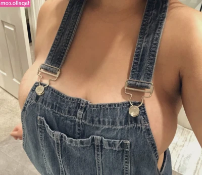 Salaciouspeachy - All I'm missing is you between my legs 🤭