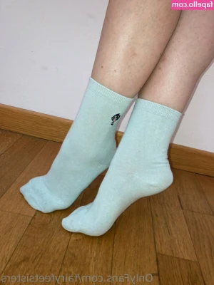 fairyfeetsisters - Should I go live on here? I stay forgetting that’s an option