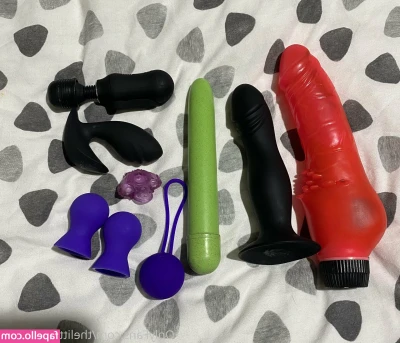 thelittlebrunette - Getting my big uncut cock serviced. Some serious foreskin play and