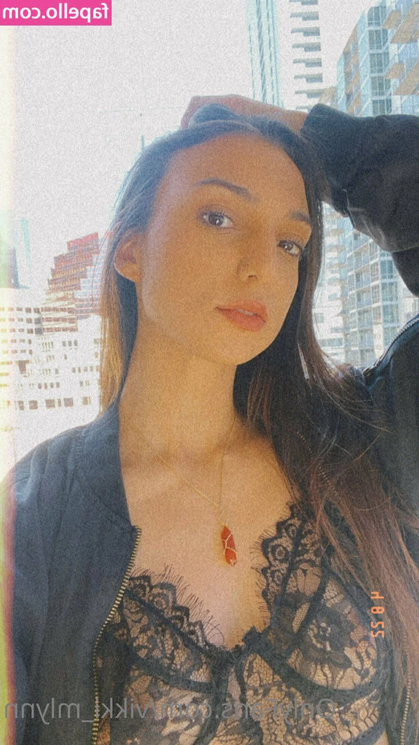 Vikki Mlynn [ vikki-mlynn ] - Can we make the bed wet? 🤭