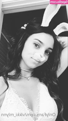 Vikki Mlynn [ vikki-mlynn ] - Making muffins in the nude 😋🧁 Come watch me as I bake some