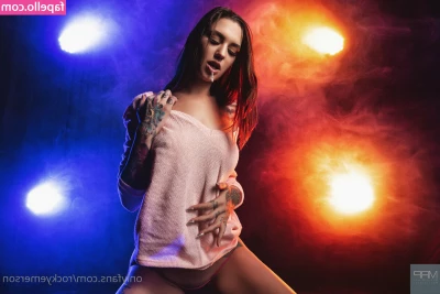 Rocky Emerson [ rocky-emerson ] - Whats that purple thing  dm too find out