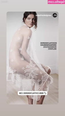 Vanessa Fuchs [ vanessa-fuchs ] - Post-shower and sweatpants... Who doesn't love a good reflection