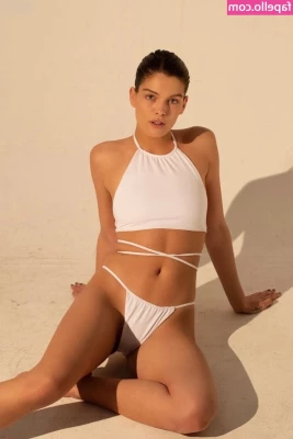 Vanessa Fuchs [ vanessa-fuchs ] - Could you handle me