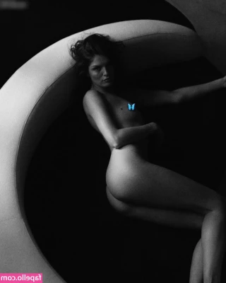 Vanessa Fuchs [ vanessa-fuchs ] - Peekaboo I CANT SLEEP