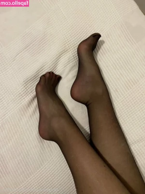 italianfeetluv - Kiss my ass, with those lips, gently.