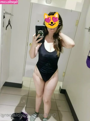 cosplaypengi - Not shaved or feeling like I’m in the best shape right now 🥹😅