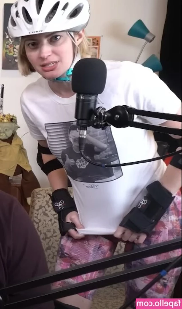 Elyse Willems [ elyse-willems ] - I Love this position🤎 How about you???