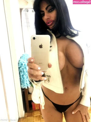 clausmith - Oily Nude stretching and workout with allll the pervy angles. ;)