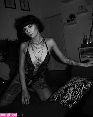 luu_nighthawk [ luu-nighthawk ] - Ready for you to suck them ;0