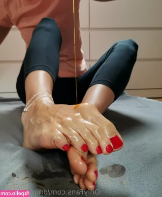 dmndfeetexc - tiny titty drop 🥺  tip any amount and get the full slow-mo titty