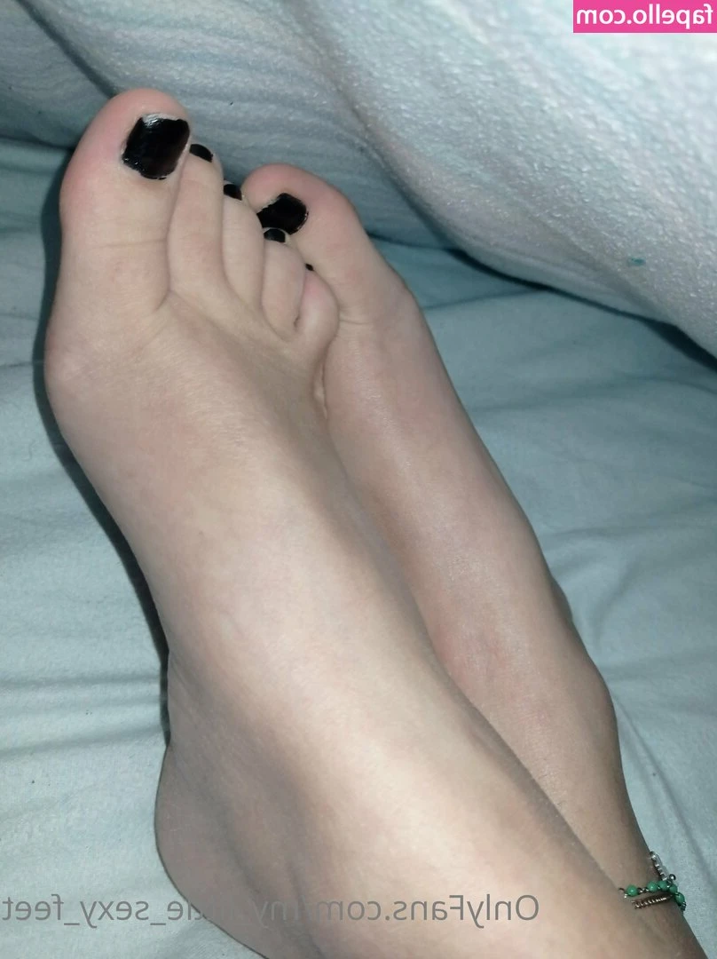 my_little_sexy_feet [ my-little-sexy-feet ] - Last pic from the mini photo set I did the other day. Lots of