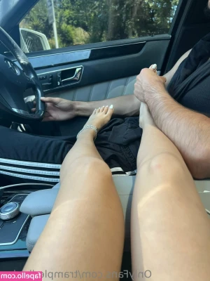 trampledbydee - Cum bury your head between my legs🤤