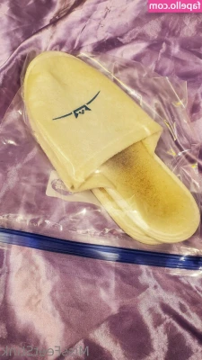 missfeetstink - I want it between these 👅