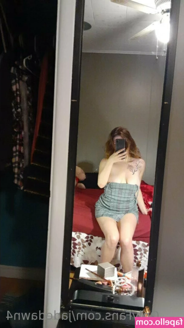 jadedawn4 - take off my pantyhose with your teeth