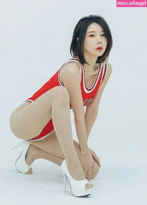 Song Joo A [ song-joo-a ] - Who wants to peel my gym socks off me
