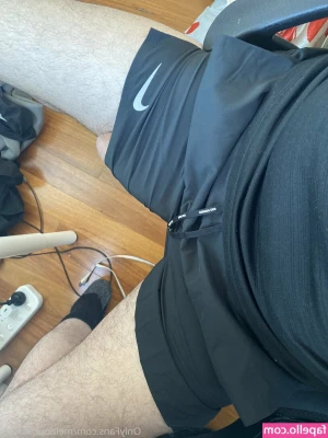 melbourne.long [ melbourne-long ] - Showing off some gifts 😜  Merry Xmas, everybody! Make sure you