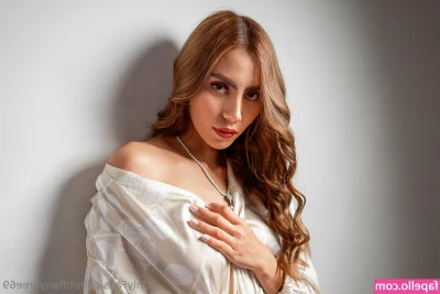 tiffanybreefree - So I am thinking about doing some live stuff with onlyfans - who's