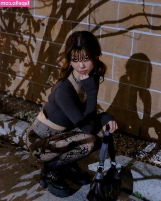 Olivia Sun [ olivia-sun ] - I’m filming video content tomorrow comment below what theme you