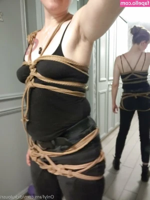 dickulousri - Try 'n' not cum to the photos.  Save yourself for the video.