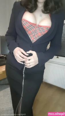 Corporate Tease [ corporate-tease ] - Oops… Velma lost all her clothes 🙈 do you like my Velma cosplay?