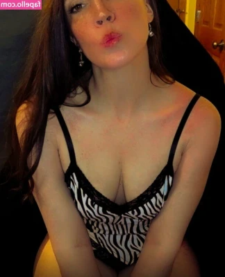 Molly Nova [ molly-nova ] - Pretty girls always have fun