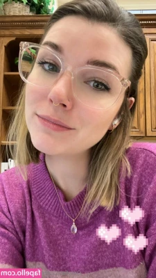 brittsbadside - Feeling a little bit playful tonight