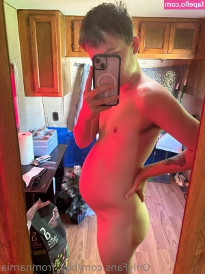boy_fromnarnia1 [ boy-fromnarnia1 ] - 给你看一下兔兔超大超软的大奶美乳😚