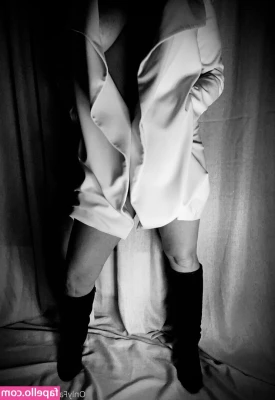 housewifeofnorway - I love thigh highs and leg warmers! Daddy said to take a picture for