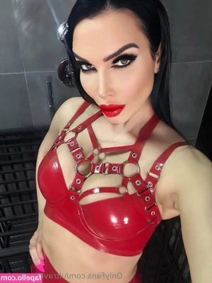 the.goddesskara [ the-goddesskara ] - Click Like For EVERYTHING that makes your dick hard lol 😋