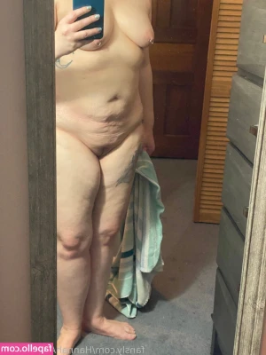 MILF_Hannah [ milf-hannah ] - Даже не верится, что скоро новогодние