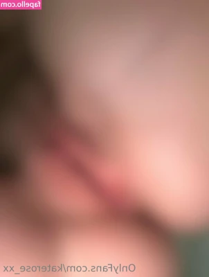 katerose_xx [ katerose-xx ] - New video Riding my pink dildo🍆💖 Full vid in your inbox💦