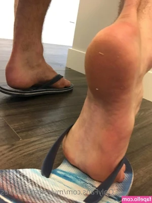 mylesmagicalsoles - am i too cute for ur cum?🍆💦