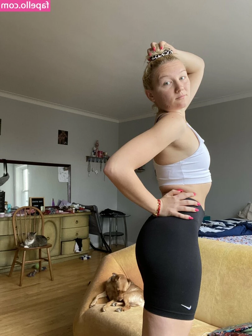 Beaniebaby212 - Feeling extra hot today. Who wants to play?