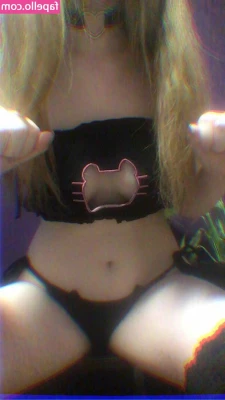 QueenHell - Stream started at 04/08/2023 06:40 pm  So horny I had to build my