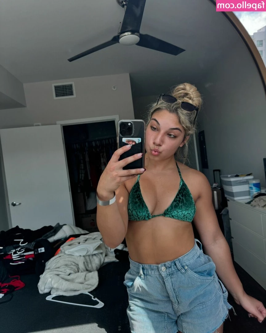 Thea Hail [ thea-hail ] - I'll show you how NAUGHTY I can be. I'll show you my ass and my big