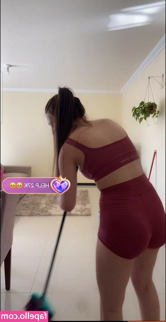 Bellalinna - Can I smother you with my 🍑?