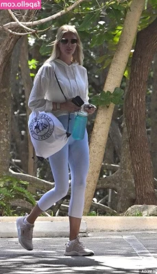 Ivanka Trump [ ivanka-trump ] - Lil  bit of tittles for you
